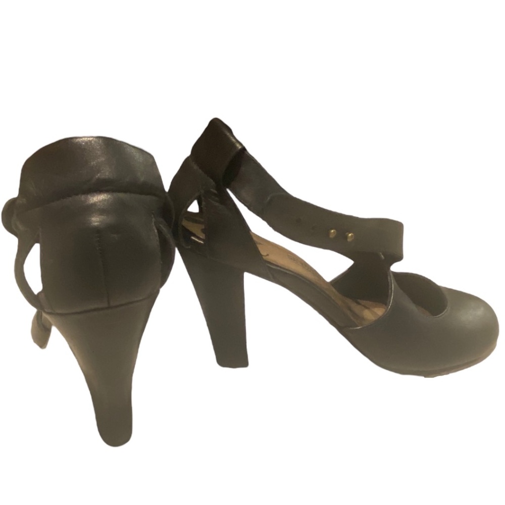 Seychelles retro style pinup strapped black leather heels. Sz 8.5